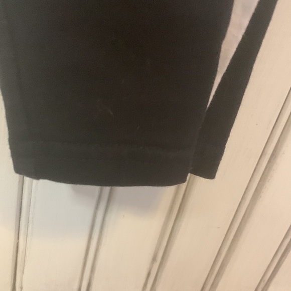 Black leggings with a white stripe - Picture 4 of 4